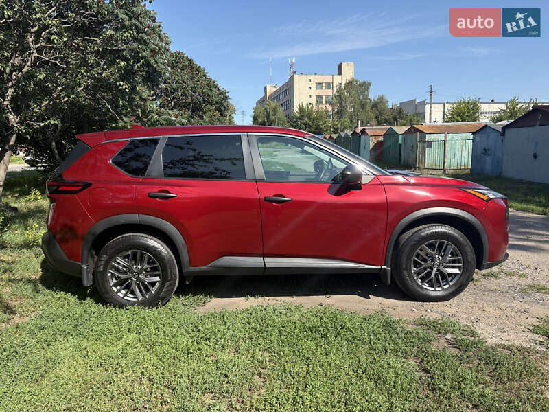 Внедорожник / Кроссовер Nissan Rogue 2021 в Полтаве