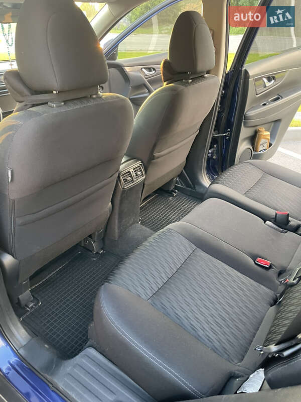 Внедорожник / Кроссовер Nissan Rogue 2018 в Киеве