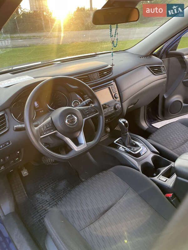 Внедорожник / Кроссовер Nissan Rogue 2018 в Киеве
