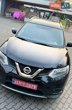 Внедорожник / Кроссовер Nissan Rogue 2015 в Львове