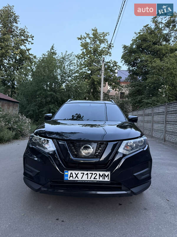 Внедорожник / Кроссовер Nissan Rogue 2017 в Харькове