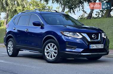 Внедорожник / Кроссовер Nissan Rogue 2017 в Киеве
