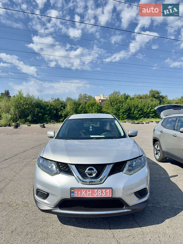 Внедорожник / Кроссовер Nissan Rogue 2016 в Полтаве