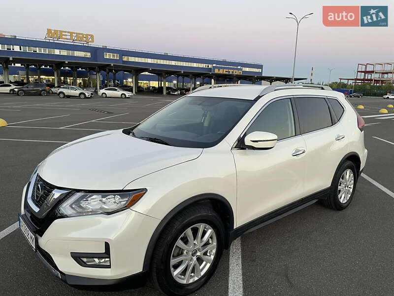 Внедорожник / Кроссовер Nissan Rogue 2018 в Киеве