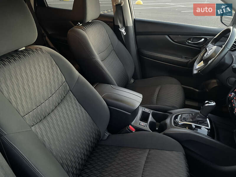 Внедорожник / Кроссовер Nissan Rogue 2018 в Киеве