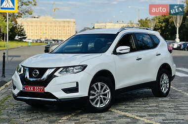 Внедорожник / Кроссовер Nissan Rogue 2017 в Харькове