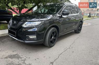 Внедорожник / Кроссовер Nissan Rogue 2016 в Киеве