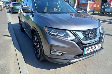 Внедорожник / Кроссовер Nissan Rogue 2017 в Деражне