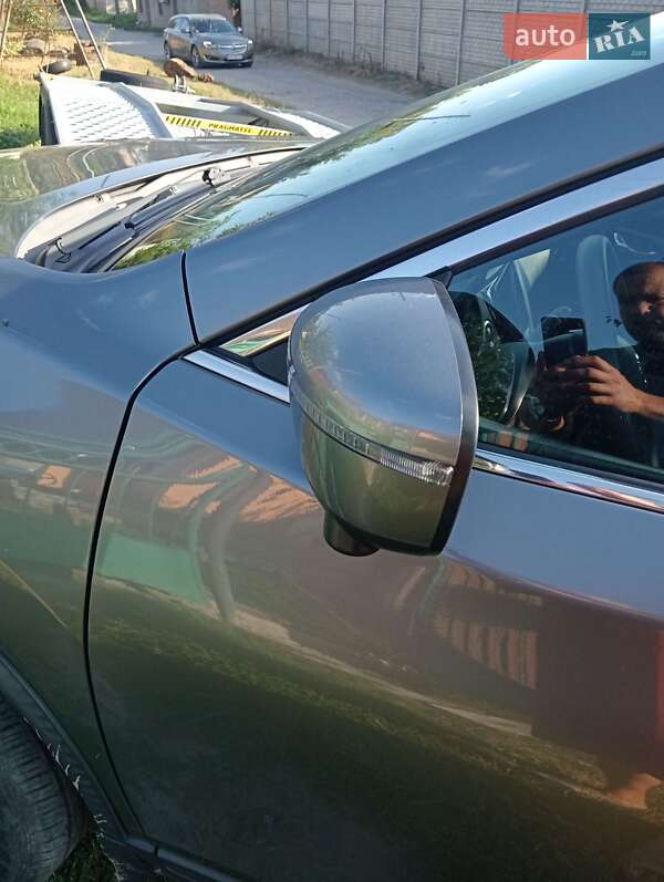 Позашляховик / Кросовер Nissan Rogue 2016 в Вороновиці