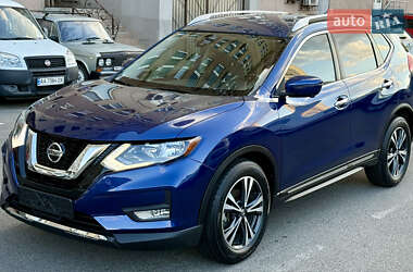 Внедорожник / Кроссовер Nissan Rogue 2017 в Киеве
