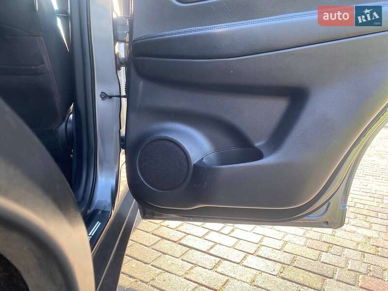 Внедорожник / Кроссовер Nissan Rogue 2015 в Решетиловке