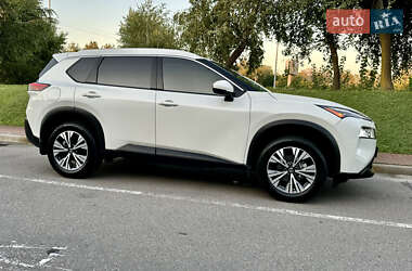 Внедорожник / Кроссовер Nissan Rogue 2021 в Киеве