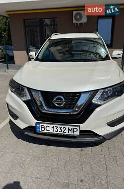 Позашляховик / Кросовер Nissan Rogue 2016 в Львові