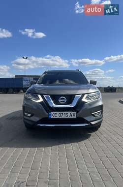 Позашляховик / Кросовер Nissan Rogue 2016 в Новомосковську
