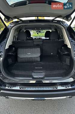 Внедорожник / Кроссовер Nissan Rogue 2018 в Каменском