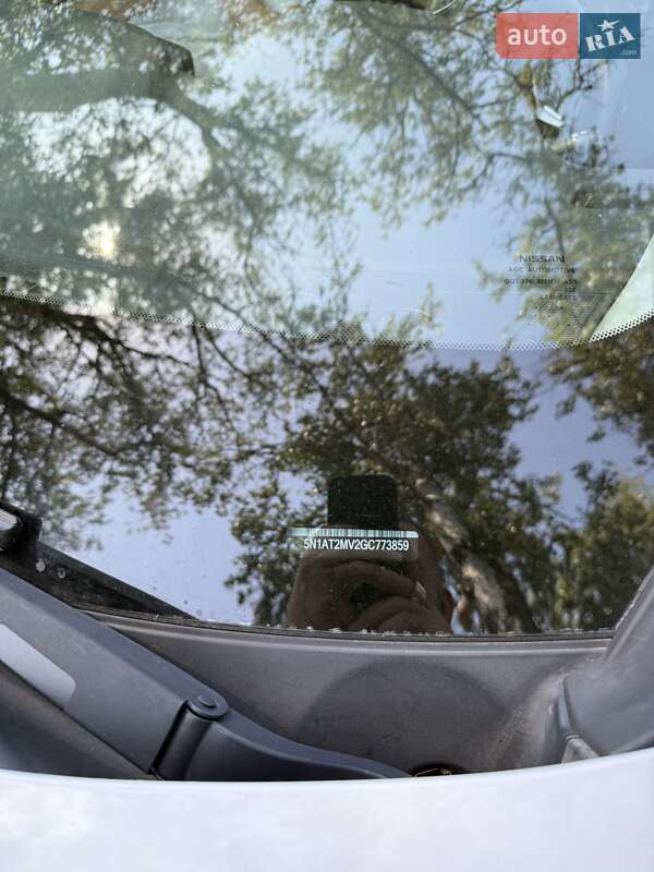 Позашляховик / Кросовер Nissan Rogue 2016 в Ізюмі