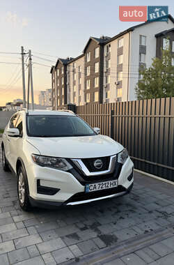 Позашляховик / Кросовер Nissan Rogue 2017 в Києві