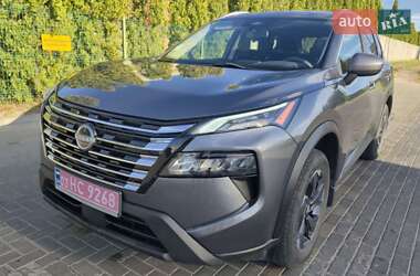 Позашляховик / Кросовер Nissan Rogue 2024 в Луцьку