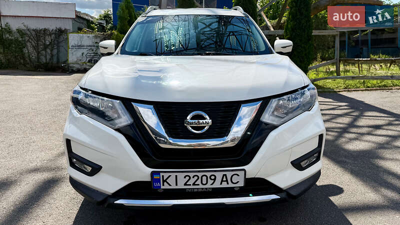 Внедорожник / Кроссовер Nissan Rogue 2016 в Киеве