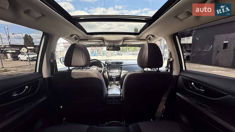 Внедорожник / Кроссовер Nissan Rogue 2016 в Киеве