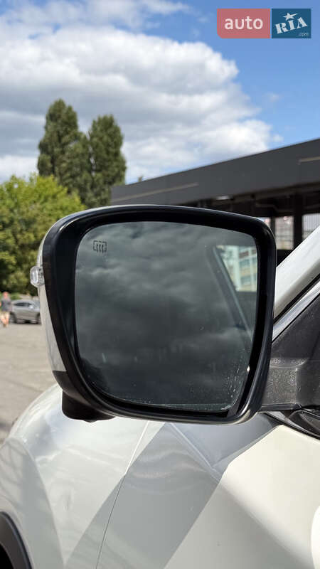 Внедорожник / Кроссовер Nissan Rogue 2016 в Киеве