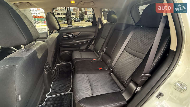 Внедорожник / Кроссовер Nissan Rogue 2016 в Киеве