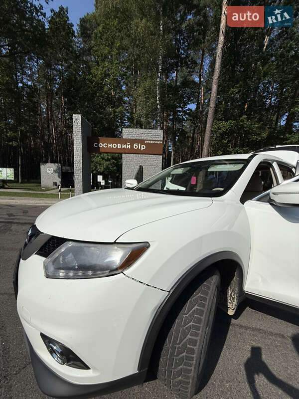 Внедорожник / Кроссовер Nissan Rogue 2015 в Олевске