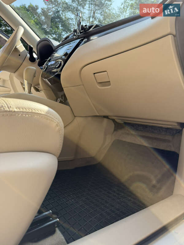 Внедорожник / Кроссовер Nissan Rogue 2015 в Олевске