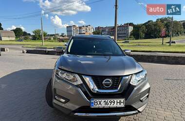 Внедорожник / Кроссовер Nissan Rogue 2018 в Хмельницком