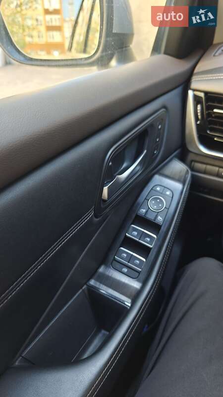 Позашляховик / Кросовер Nissan Rogue 2022 в Києві