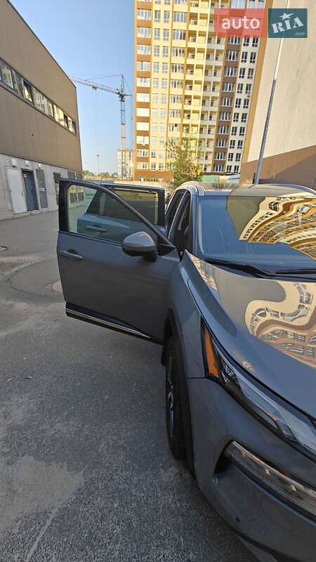 Позашляховик / Кросовер Nissan Rogue 2022 в Києві