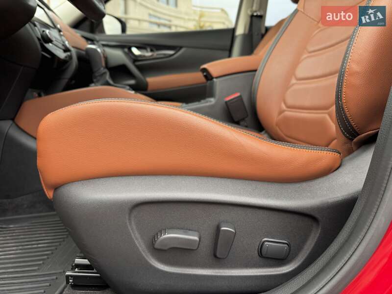 Внедорожник / Кроссовер Nissan Rogue 2017 в Одессе