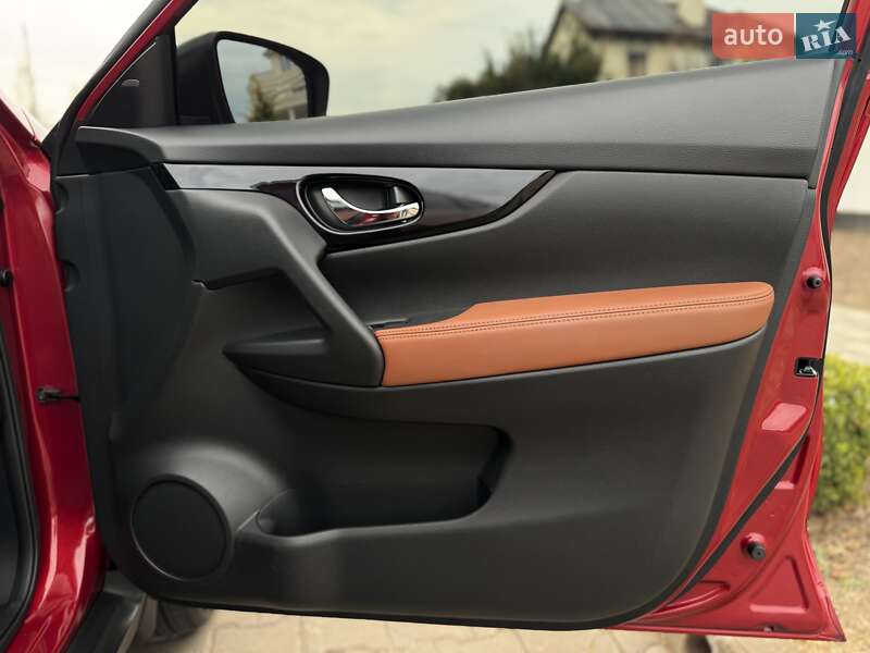 Внедорожник / Кроссовер Nissan Rogue 2017 в Одессе