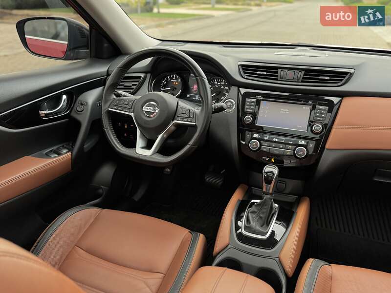 Внедорожник / Кроссовер Nissan Rogue 2017 в Одессе