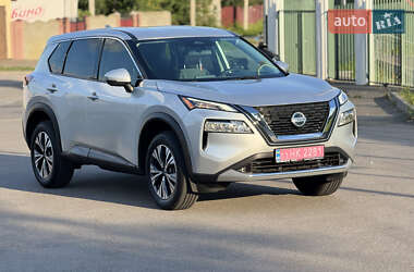 Позашляховик / Кросовер Nissan Rogue 2021 в 