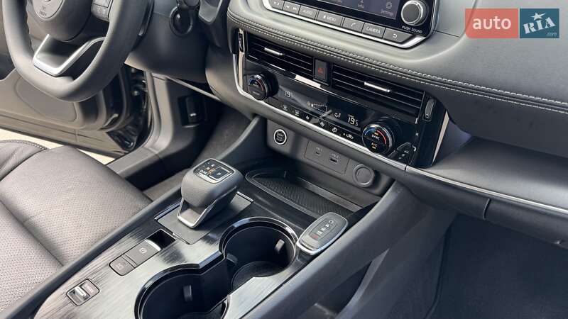 Позашляховик / Кросовер Nissan Rogue 2021 в Києві