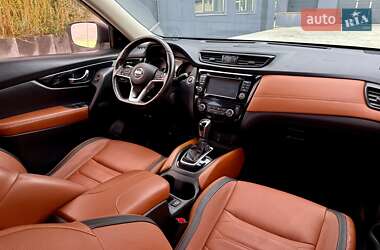 Внедорожник / Кроссовер Nissan Rogue 2017 в Тернополе