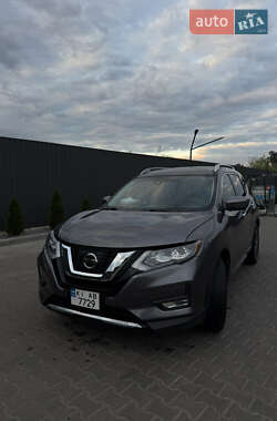Внедорожник / Кроссовер Nissan Rogue 2017 в Фастове