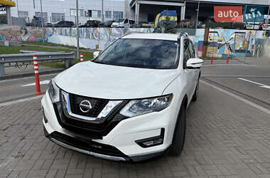 Внедорожник / Кроссовер Nissan Rogue 2017 в Киеве