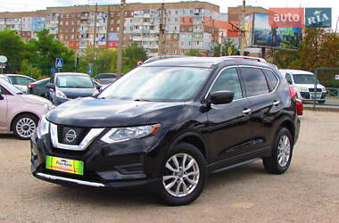 Внедорожник / Кроссовер Nissan Rogue 2017 в Кропивницком