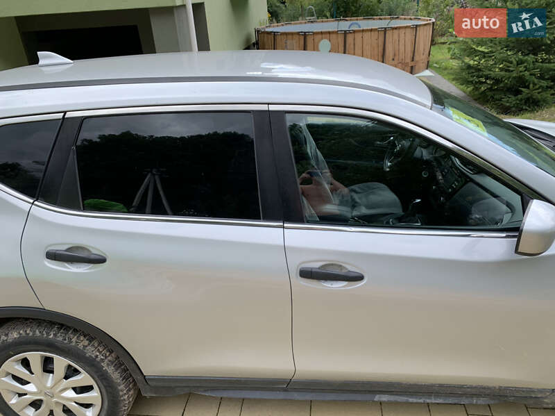 Позашляховик / Кросовер Nissan Rogue 2016 в Львові