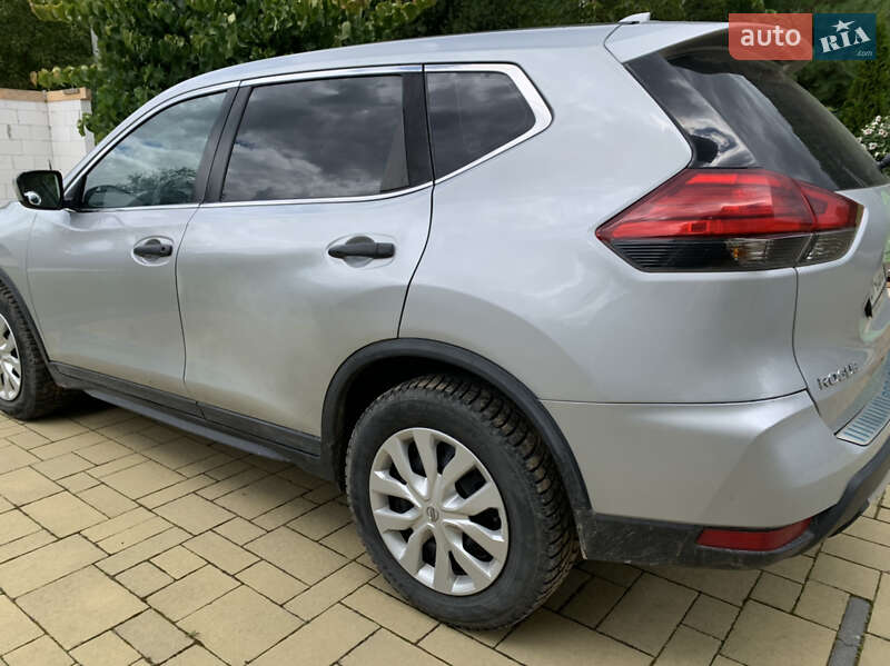 Позашляховик / Кросовер Nissan Rogue 2016 в Львові