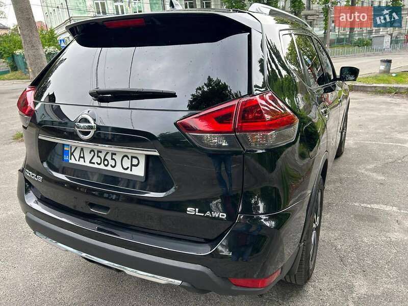 Позашляховик / Кросовер Nissan Rogue 2017 в Івано-Франківську