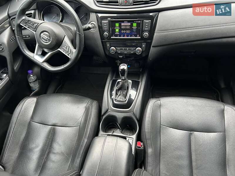 Позашляховик / Кросовер Nissan Rogue 2017 в Івано-Франківську