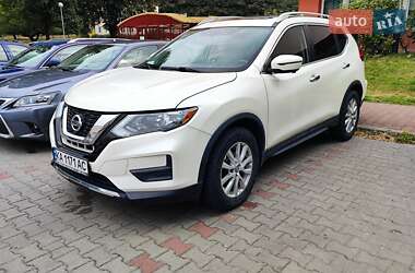 Внедорожник / Кроссовер Nissan Rogue 2017 в Киеве