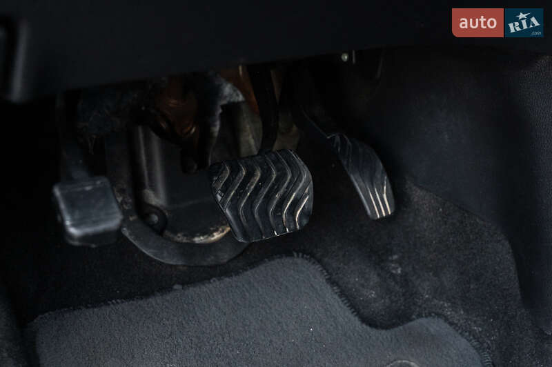 Позашляховик / Кросовер Nissan Rogue 2014 в Тернополі