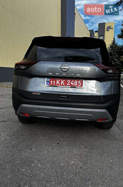 Внедорожник / Кроссовер Nissan Rogue 2023 в 
