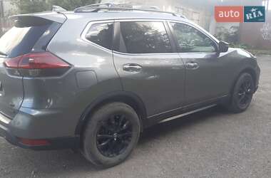 Внедорожник / Кроссовер Nissan Rogue 2018 в 