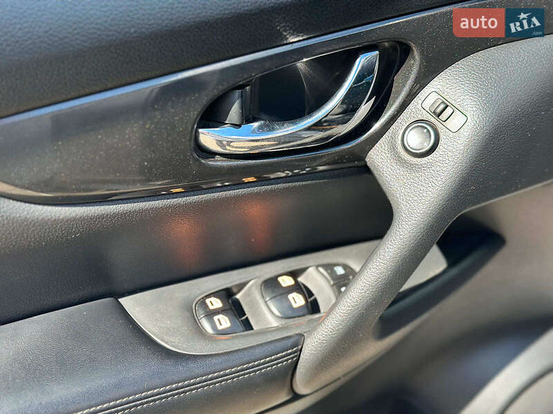 Позашляховик / Кросовер Nissan Rogue 2017 в Одесі