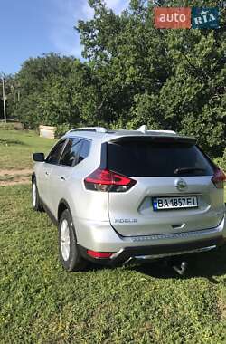 Внедорожник / Кроссовер Nissan Rogue 2017 в Светловодске